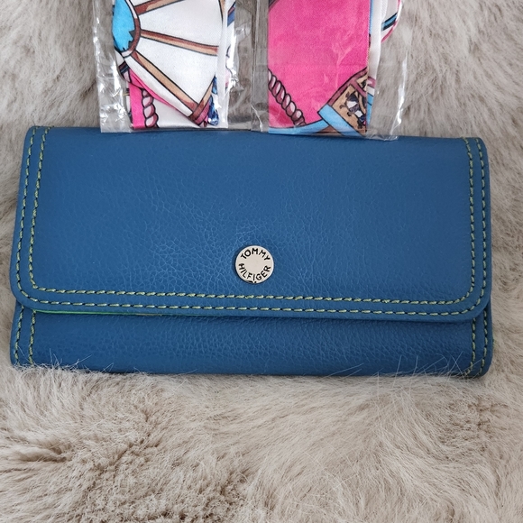 NWT TOMMY HILFIGER Preppy "Butterfly Clutch" Wallet Blue & Green - Picture 4 of 15